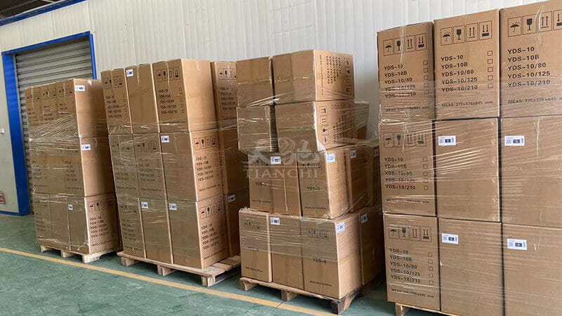 發(fā)往菲律賓的天馳液氮罐正在裝車-3